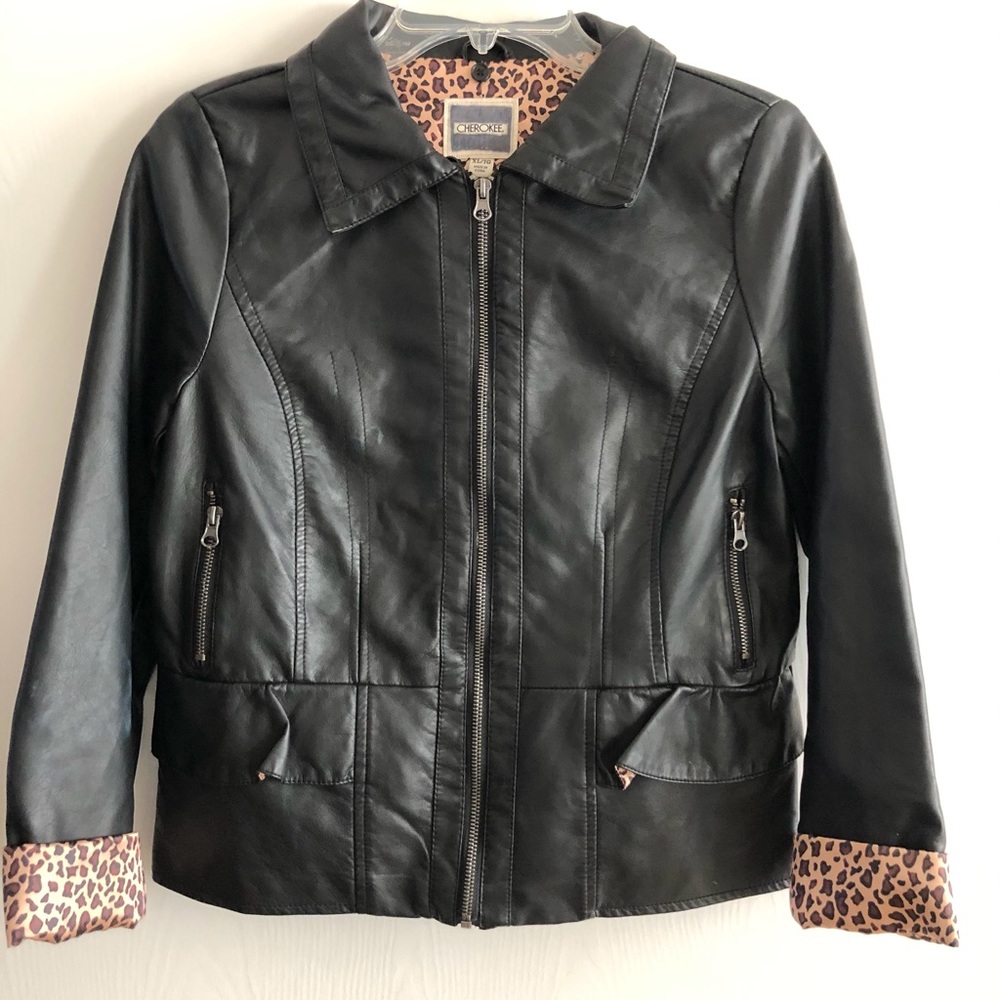 Girls XL faux leather jacket. In Great Condition!